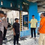 Polsek Wonosobo dan Inafis Polres Tanggamus Lakukan Olah TKP Kebakaran Kantor Pekon Sridadi
