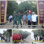 Prajurit Lanal Lampung Dukung Gerakan Radin Inten Asri Melalui Aksi Bersih Pantai